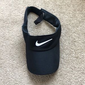 Nike visor NWOT